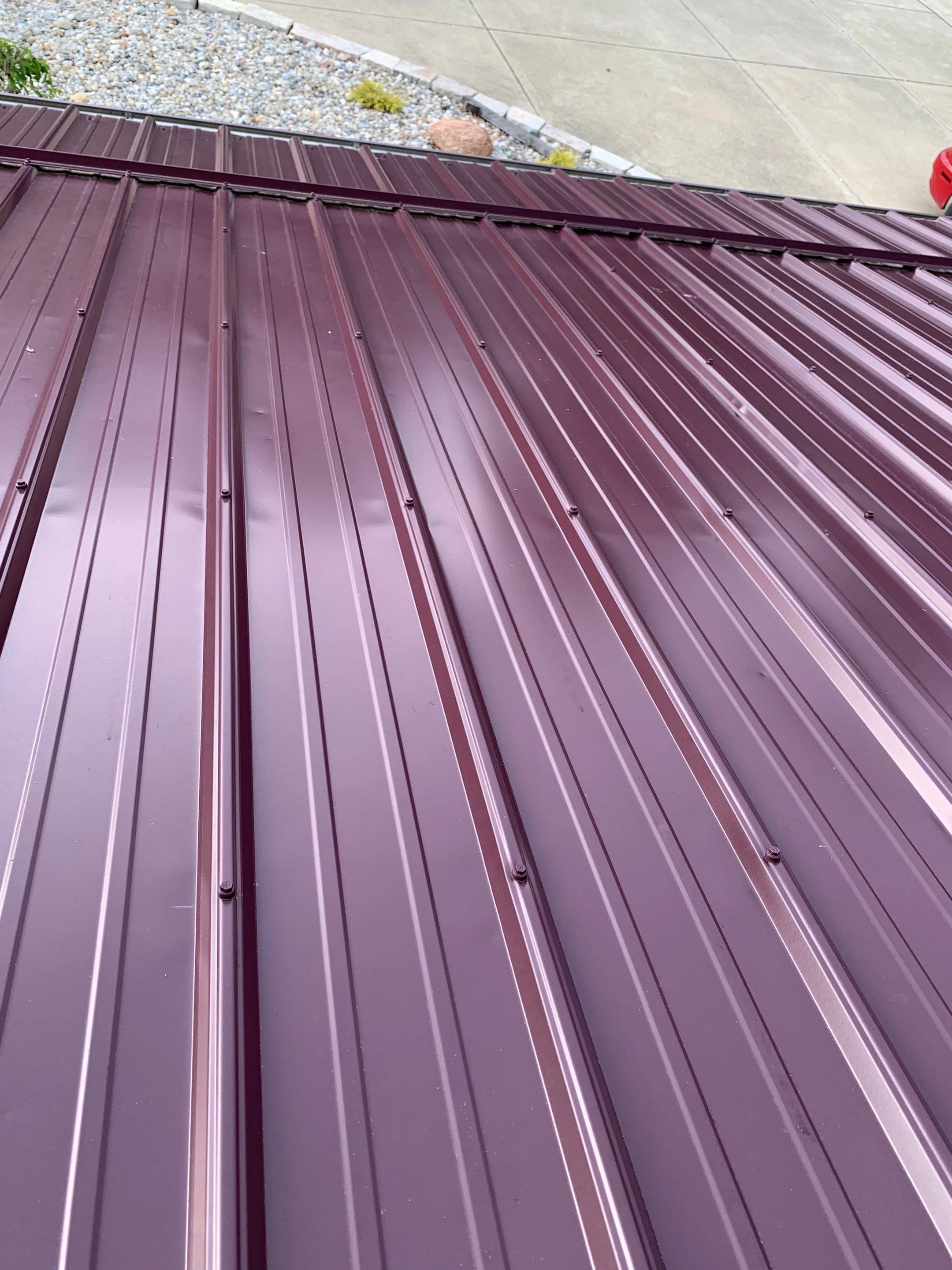 Are Metal Roofs Dangerous in a Lightning Storm in Royal Run?